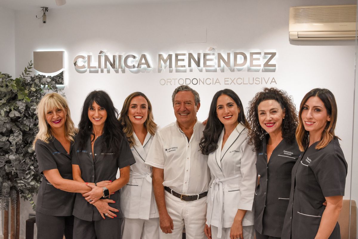 ¿Por qué elegir Clínica Menéndez? 40 años cuidando de tu sonrisa